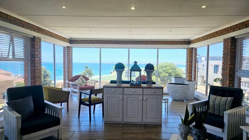 5 Bedroom Property for Sale in Reebok Western Cape